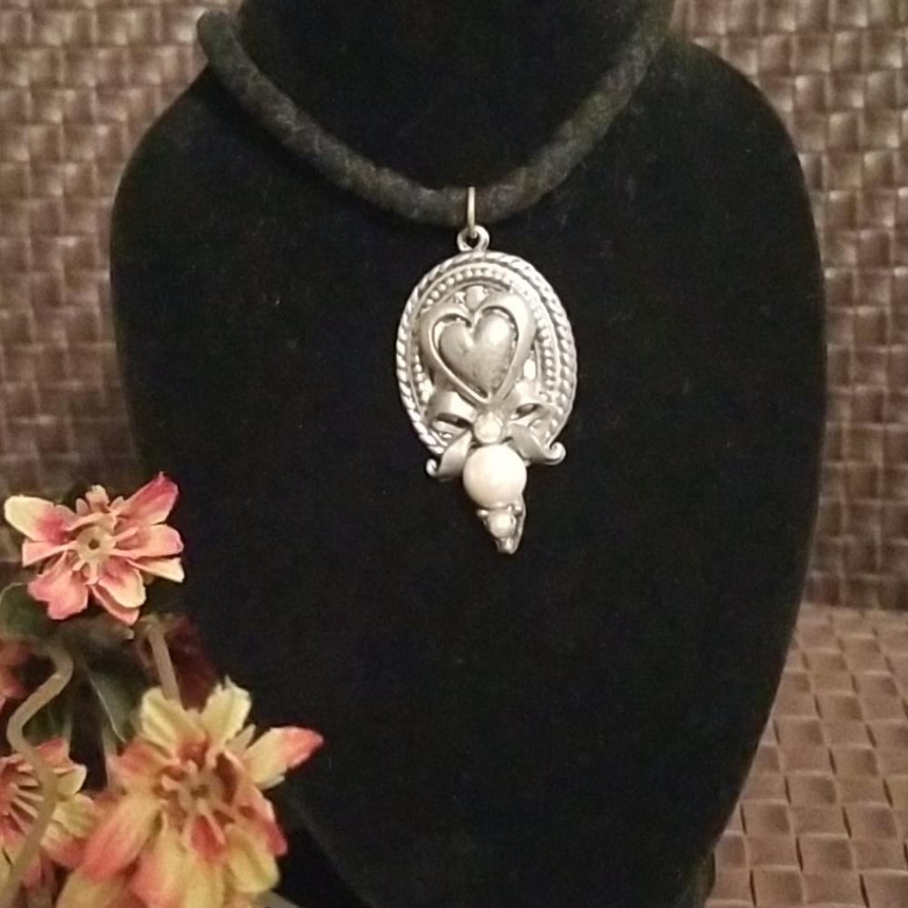 Vintage Women's Heart Pearl Choker Necklace